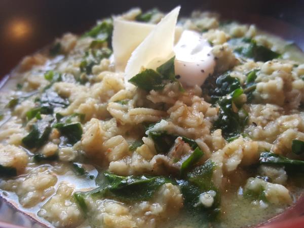 Juha iz ovsenih kosmičev in špinače